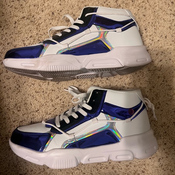 White sneakers with Metallic blue and silver trim - Picture 6 of 8